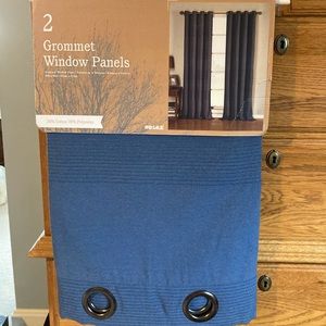 ✨4/$15✨ Set of 2 blue grommet window panels